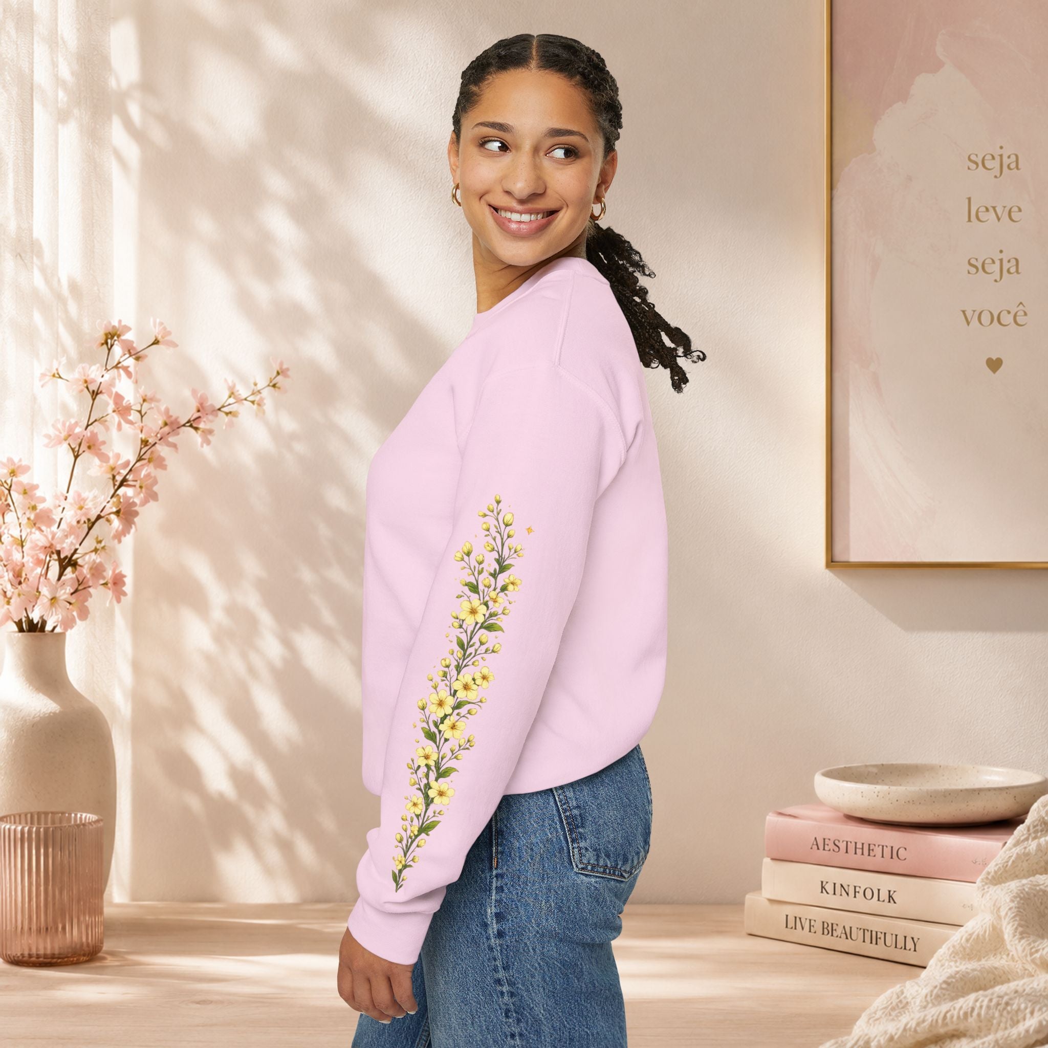 Women’s Floral Sleeve Sweatshirt    * 🌸 Estampa exclusiva
* 🧥 Confortável e resistente
* 📦 Entrega para todo Portugal
* 📏 Disponível em vários tamanhos