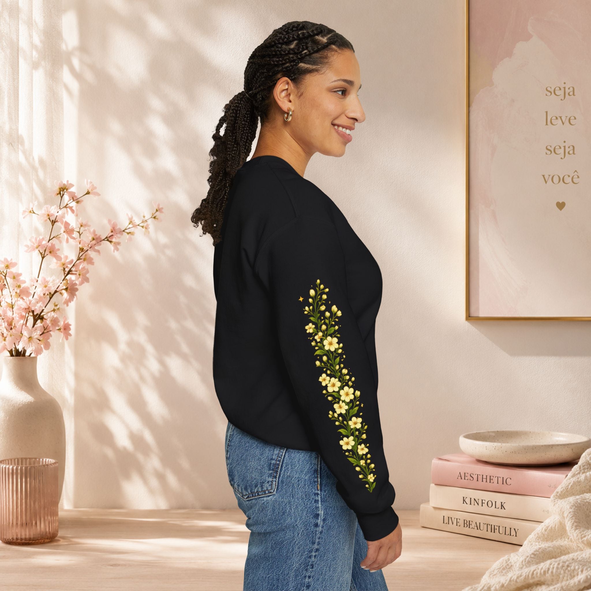Women’s Floral Sleeve Sweatshirt    * 🌸 Estampa exclusiva
* 🧥 Confortável e resistente
* 📦 Entrega para todo Portugal
* 📏 Disponível em vários tamanhos